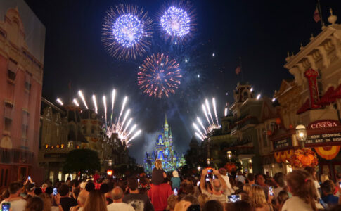 Disney interdit de fumer et de vapoter dans ses parcs d'attractions en Californie et en Floride