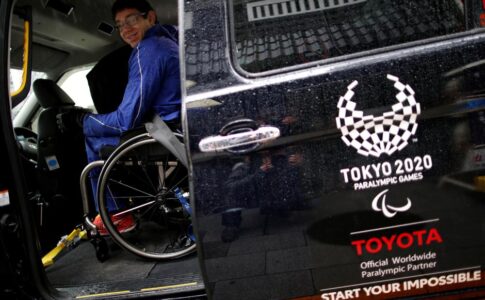 Le Japon Taxi de Toyota est devenu un symbole olympique coûteux