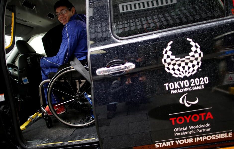 Le Japon Taxi de Toyota est devenu un symbole olympique coûteux